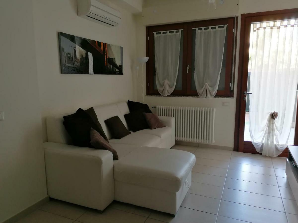 Appartamento Elegante Nuovissimo Quartu SantʼElena Екстериор снимка